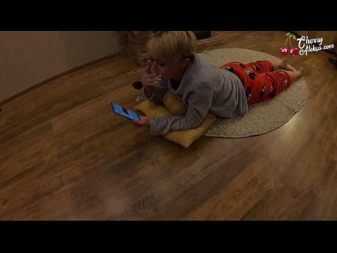❤️ Hullu blondiin imeb tohutut munni ja hüppab selle peal - anaalseksiga ️❌ Vene porno at et.xxxbunker.ru ️❤